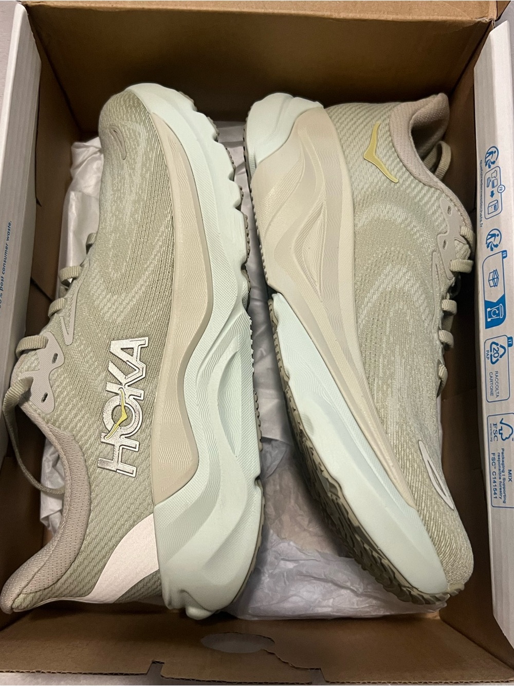 NIB HOKA Women's Arahi 8 Stability Running Oyster Mushroom Truffle Shoes Size 8